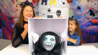Вики Шоу Лучшее Видео - ЧЕЛЛЕНДЖ Что в Коробке на ХЕЛЛОУИН What’s in the Box Halloween Challenge / Вики Шоу
