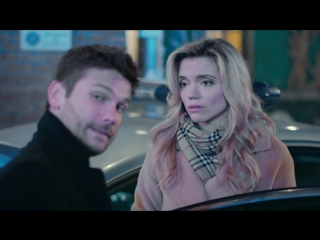 Кот клеится к Алисе