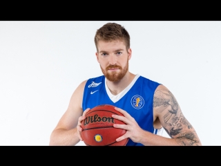 Данк Шейна Уиттингтона в матче против УНИКСа