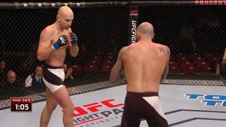 Александр Яковлев отправляет в нокаут Джорджа Салливана